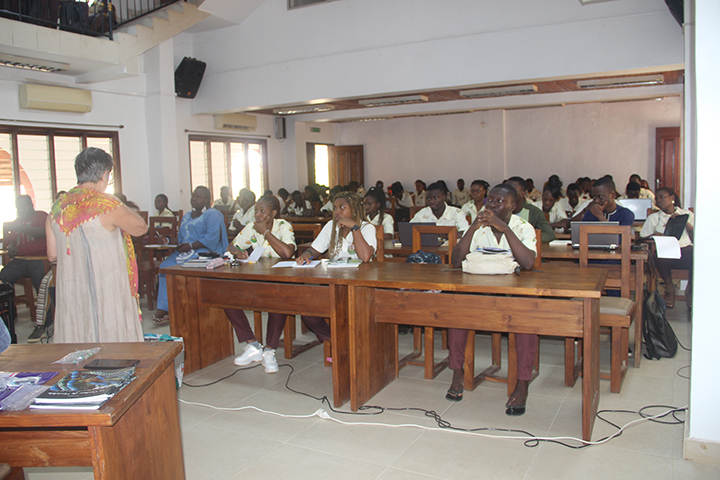 Conférence sur les fonctions des perles en Afrique